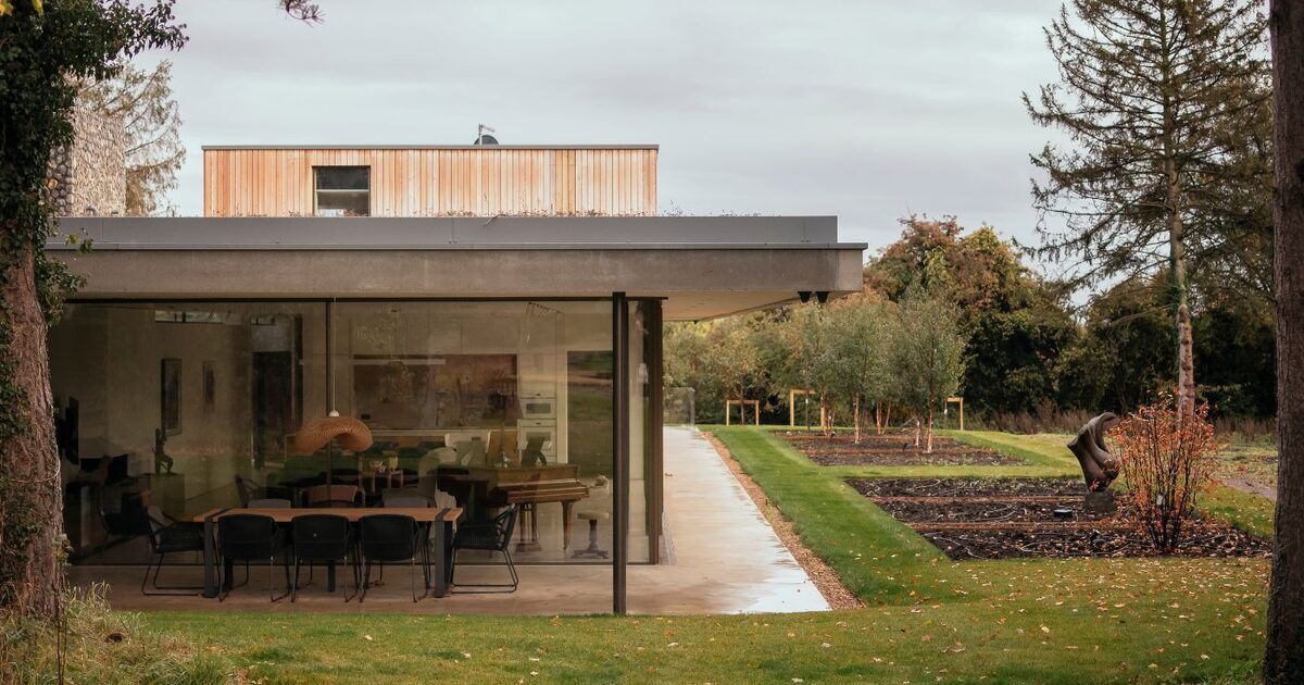 Mill Hide & Clayworth Cottage Win RIBA East Awards 2025 | IQ Glass | IQ ...