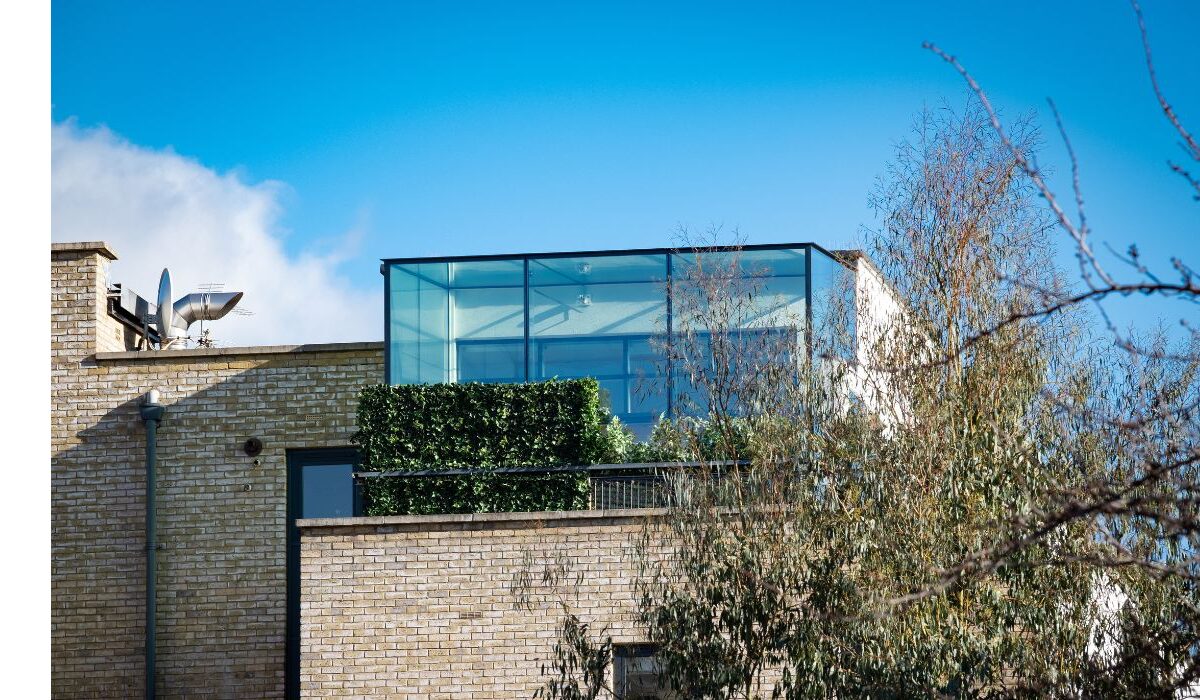 Brick Glass Box Architecture AR DESIGN STUDIO · The Glass House