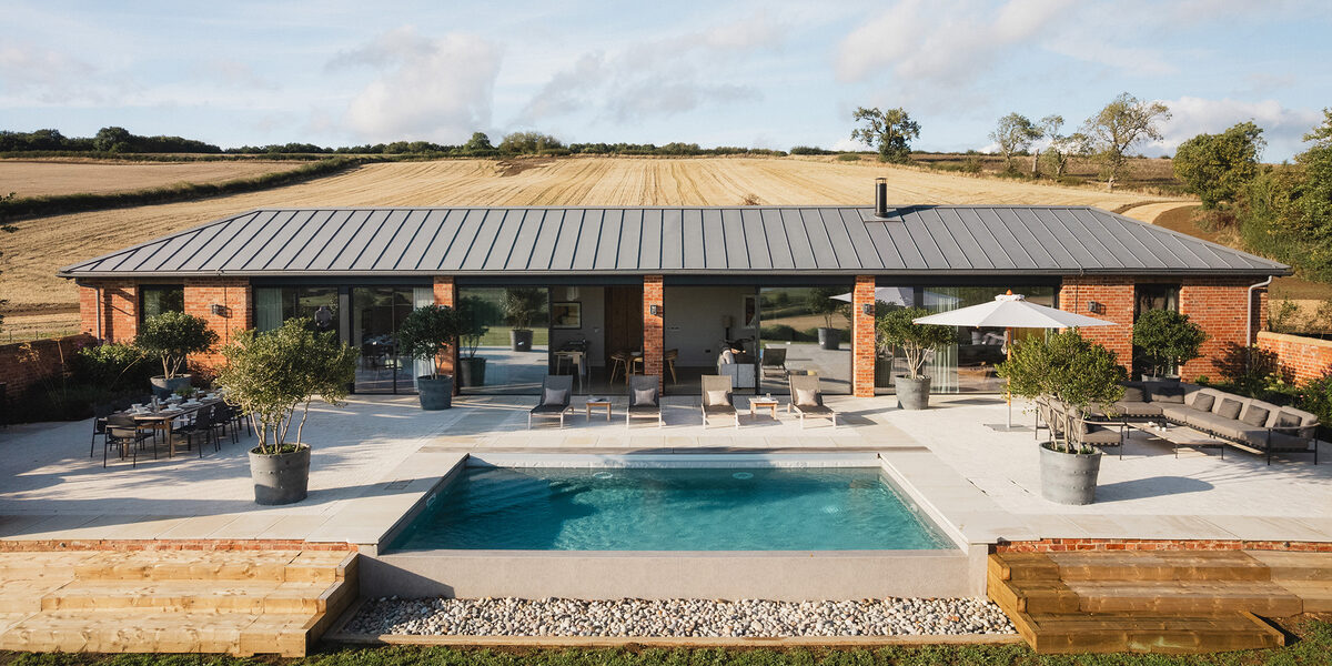 The Shearling - Barn conversion sliding doors in Rutland - IQ Glass
