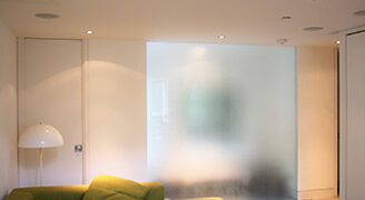 Frameless fire rated glass walls - IQ Glass - Brondsbury