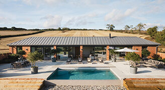 The Shearling - Barn conversion sliding doors in Rutland - IQ Glass