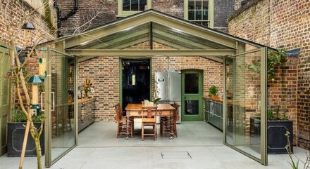 bespoke frame finishes for aluminium pivot door