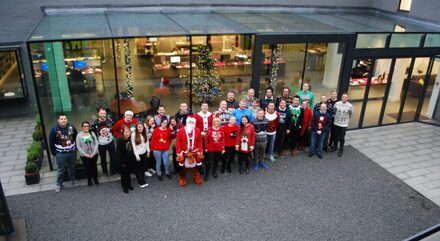 iq-glass-christmas-2015