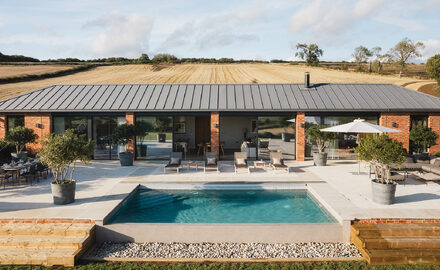 Sheepwash Barn - Barn conversion sliding doors in Rutland - IQ Glass