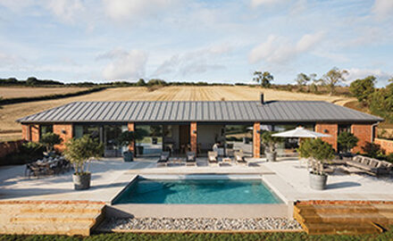 Sheepwash Barn - Barn conversion sliding doors in Rutland - IQ Glass