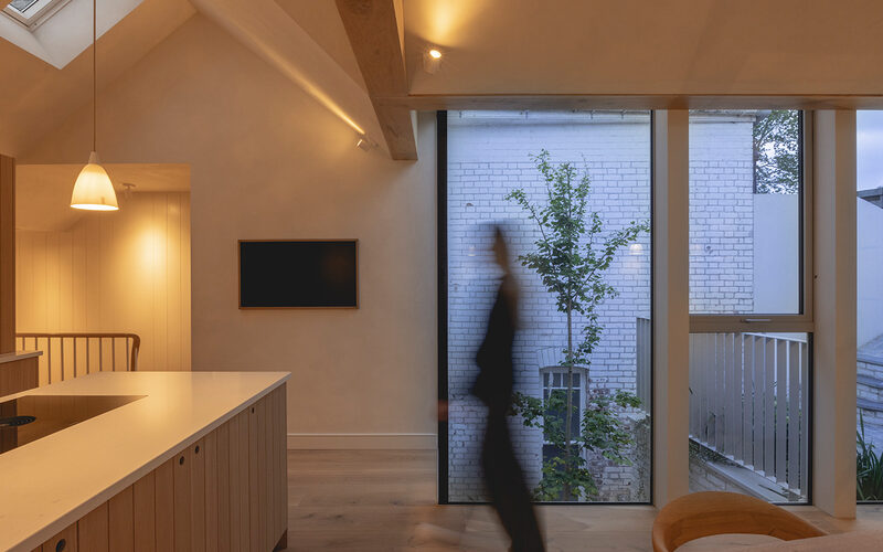 Glass-to-glass corner glazing in Padstow - Cross Street - IQ Glass