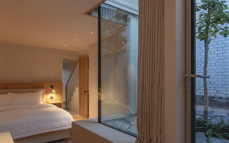 Glass-to-glass corner glazing in Padstow - Cross Street - IQ Glass