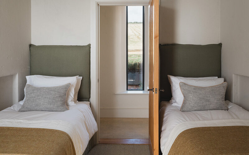 Sheepwash Barn - Barn conversion sliding doors in Rutland - IQ Glass