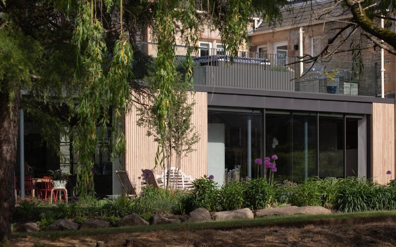 Large Format Sliding Glass Doors for a Garden Extension in Edinburgh | IQ Glass