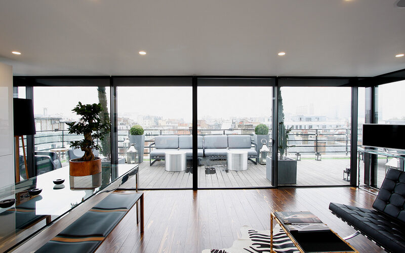 Sliding doors to rooftop extension in London - IQ Glass - Hallam Street