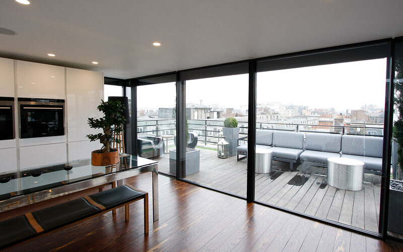 Sliding doors to rooftop extension in London - IQ Glass - Hallam Street