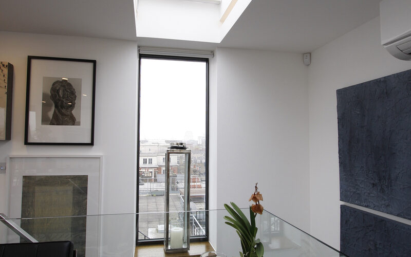 Sliding doors to rooftop extension in London - IQ Glass - Hallam Street