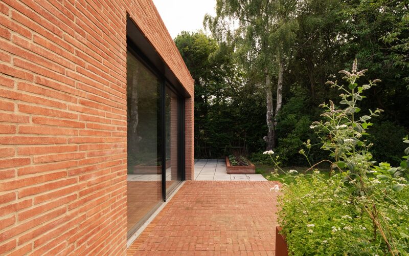 Side View of Slim Sliding Glass Doors in Newcastle | Darras Hall