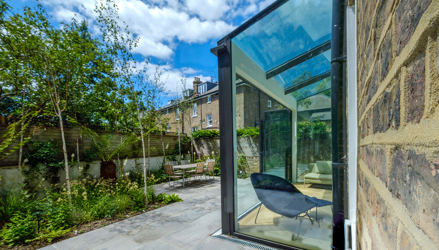 Can you get sunburnt through glass? - IQ Glass