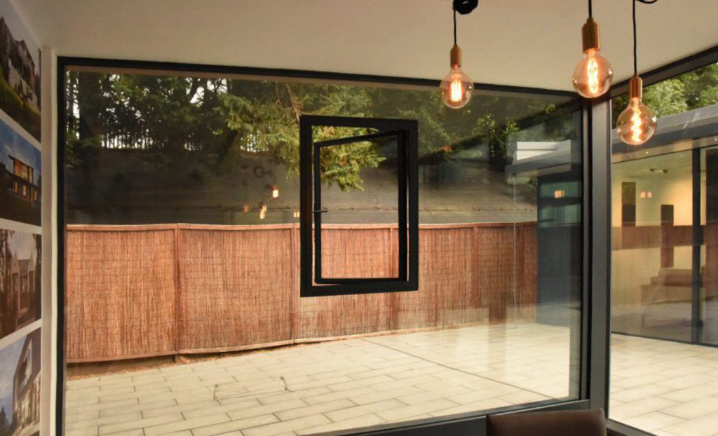 SkyHouse Design Centre, Window in Window